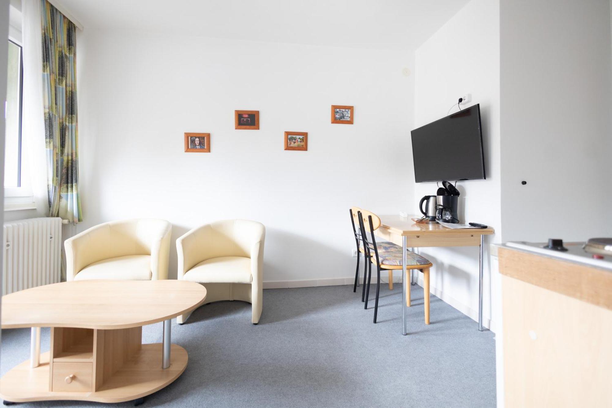Apartmenthaus Am Waldrand- Kueche - Fruehstueck - Balkon Wildemann Exterior foto