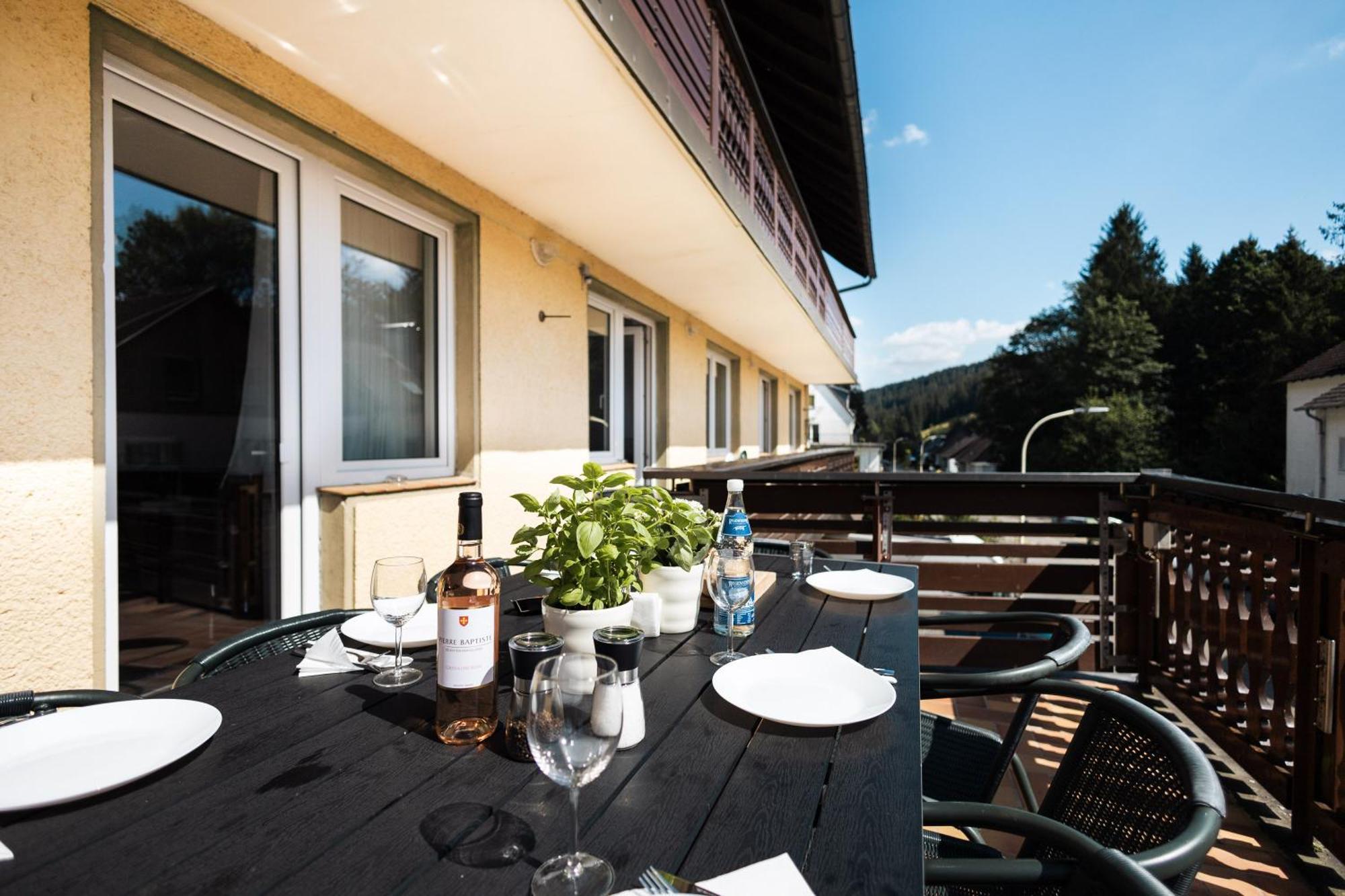 Apartmenthaus Am Waldrand- Kueche - Fruehstueck - Balkon Wildemann Exterior foto